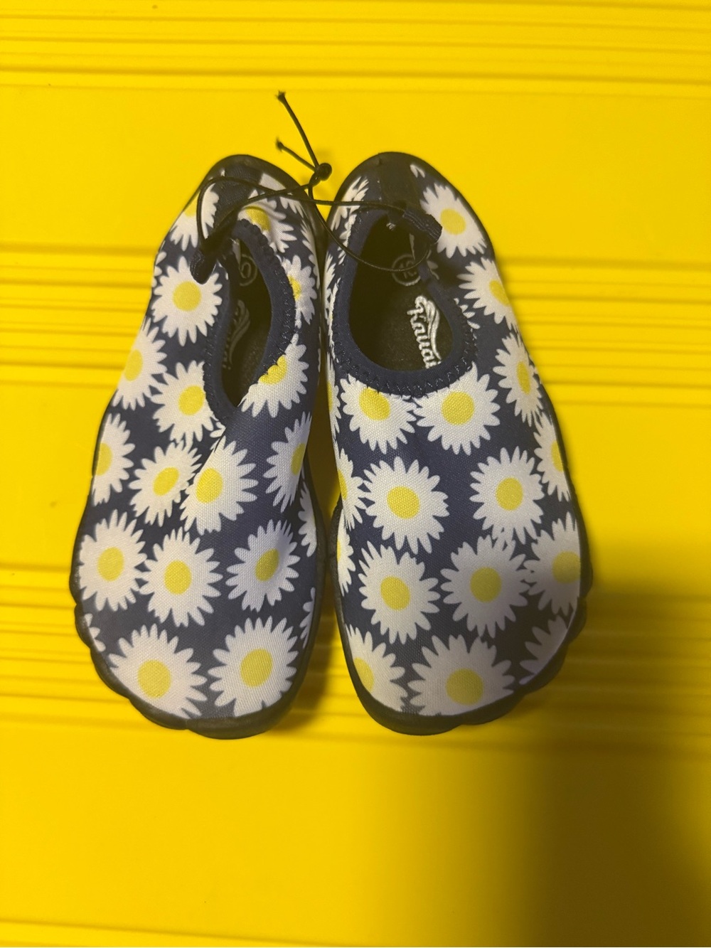 Kids Daisy Water Shoes - Navy and White